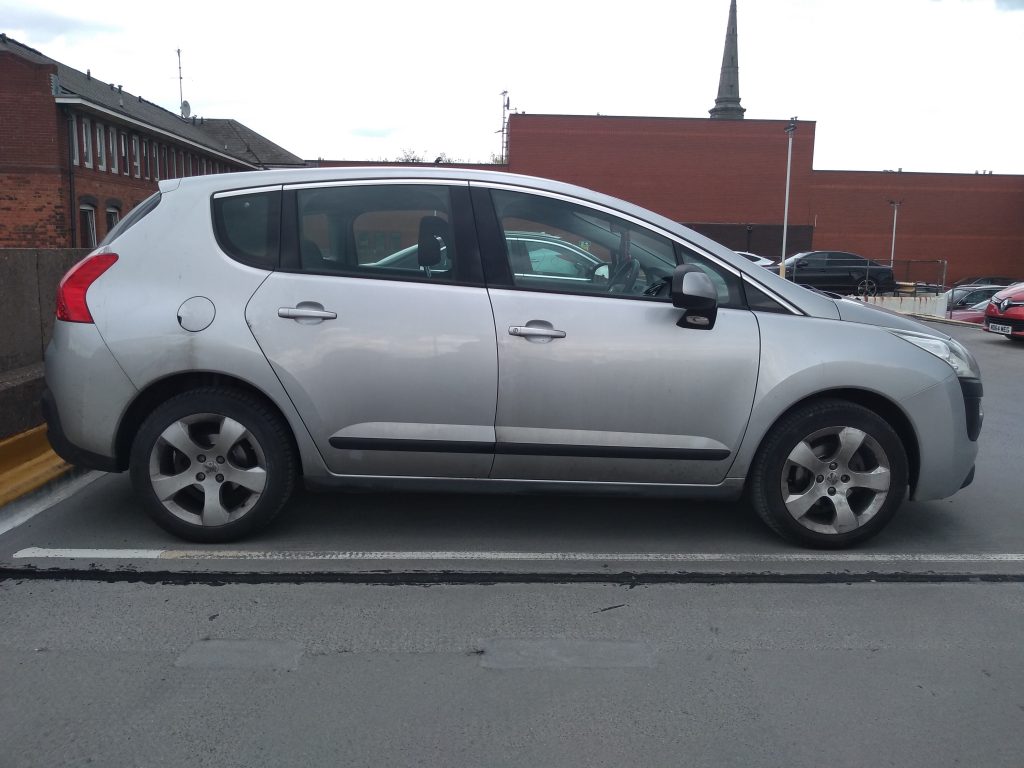 Side on shot of my Peugeot 3008.