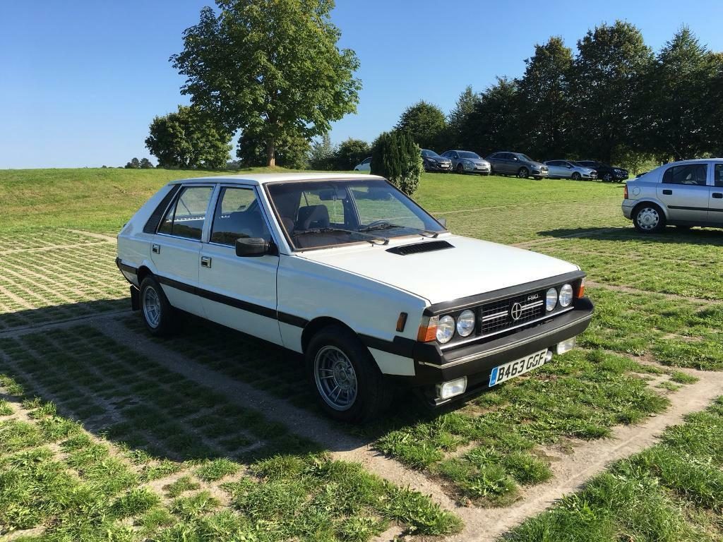 The FSO Polonez initially came with 1.3l petrol and 1.5l petrol engines, as 3 and 5 door hatchbacks, all with fixed rear seats.