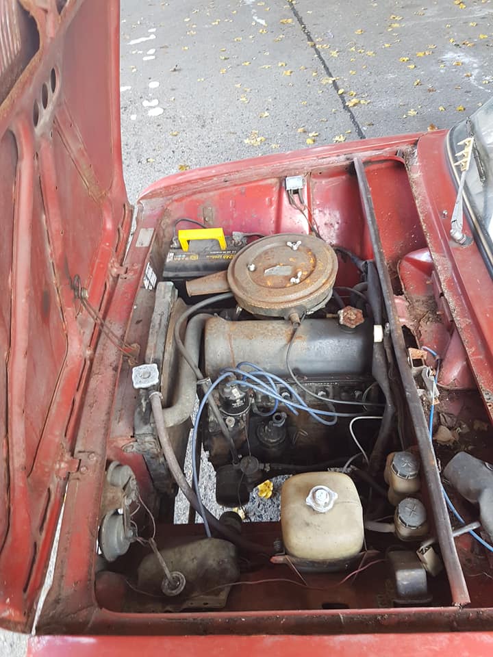 The Fleet: AvtoVAZ Lada 2101 - "Nikita" 3 The original 1198cc 4-cylinder engine producing 59bhp. It has a rebuilt Russian-copy Weber carburettor too - apparently.