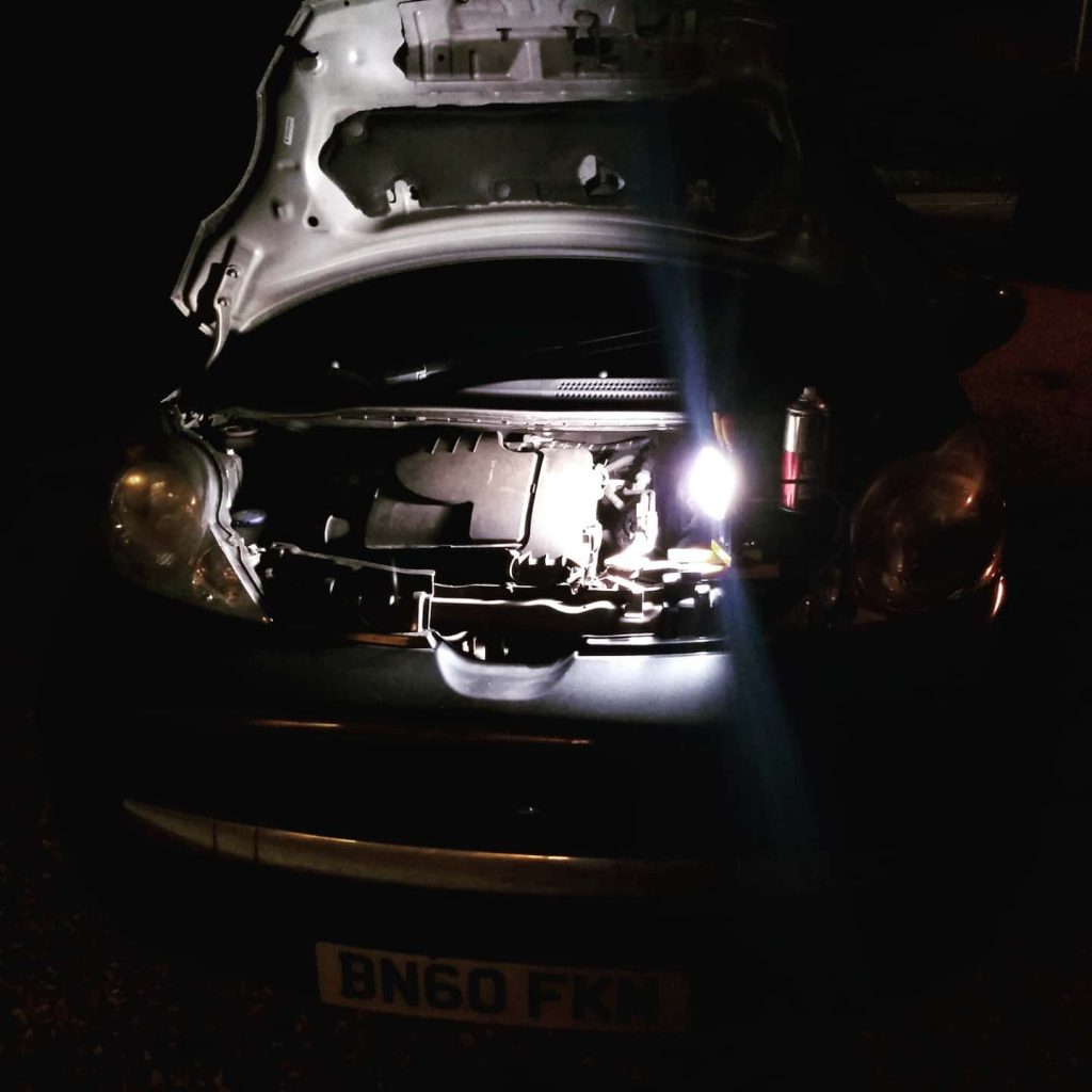 2019 ended for Rocky the Peugeot 107 with emergency surgery at night, replacing a broken catalytic converter with a Euro Car Parts crappy replacement