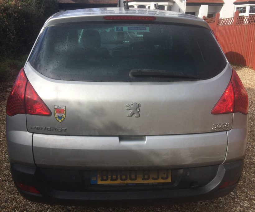 How to change a rear light bulb on a Peugeot 3008